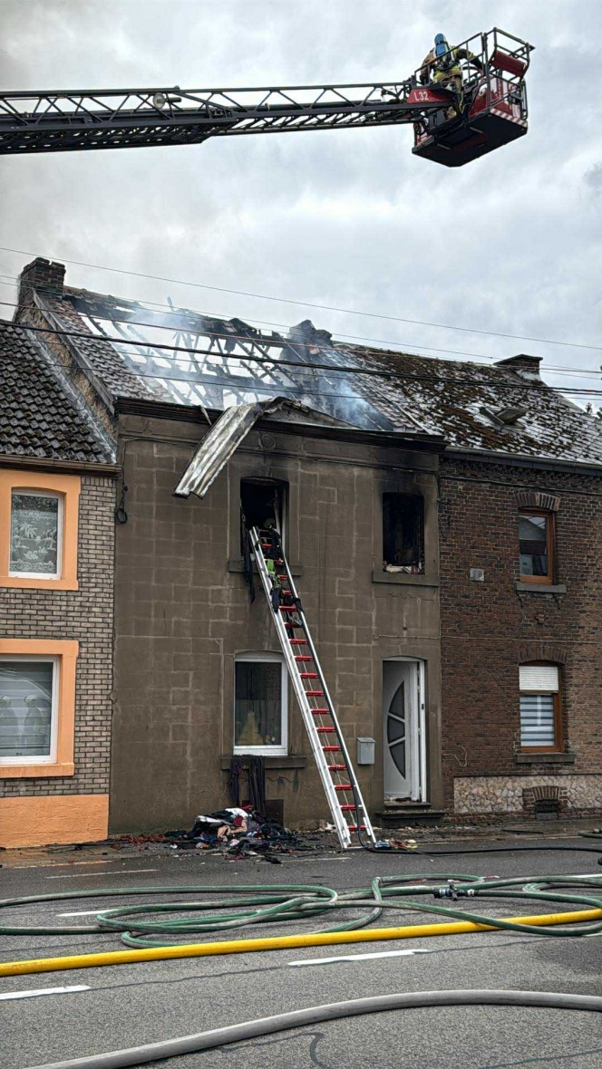 La maison est détruite.