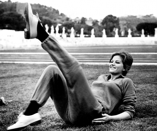 Claudia Cardinale à Rome en 1960.