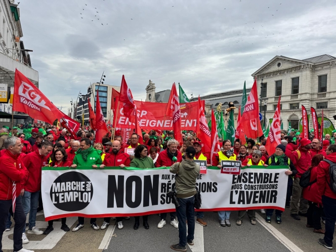 Les syndicats ont formé un cortège.