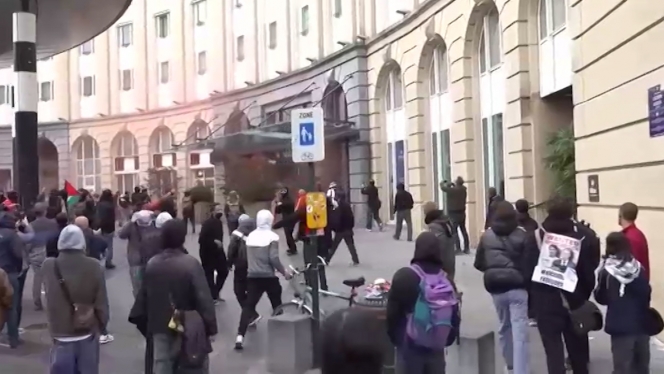 CASSEURS MLa APa V19h.00_00_50_10.Still002.jpg