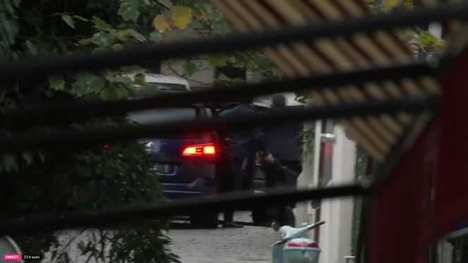 Nicolas Sarkozy est sorti de sa voiture