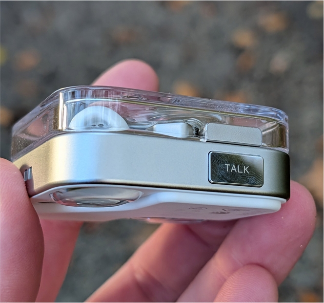 Le bouton Talk permet d’utiliser un micro plus performant lors des appels ou des enregistrements