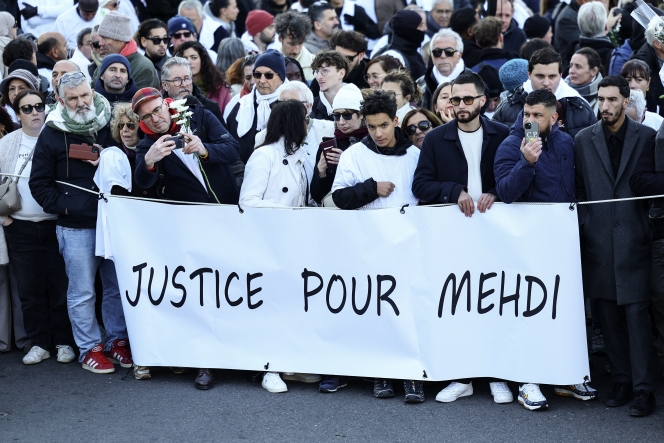 « Justice pour Mehdi » scandent les milliers de manifestants.