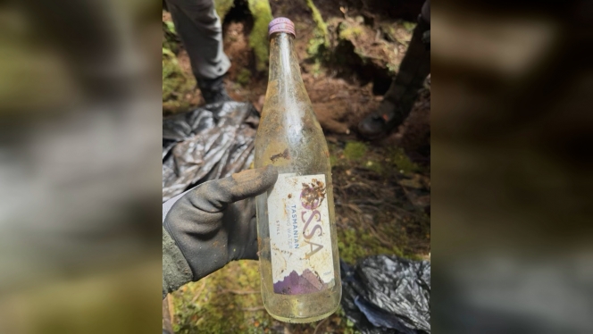 CELINE CREMER OV AL.00_00_59_24.Still002.jpg