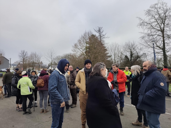 Les autorités et des bénévoles se sont rassemblés pour la battue.