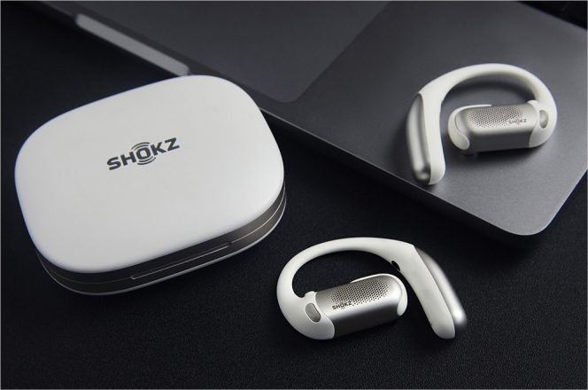 Ils existent aussi en blanc/beige