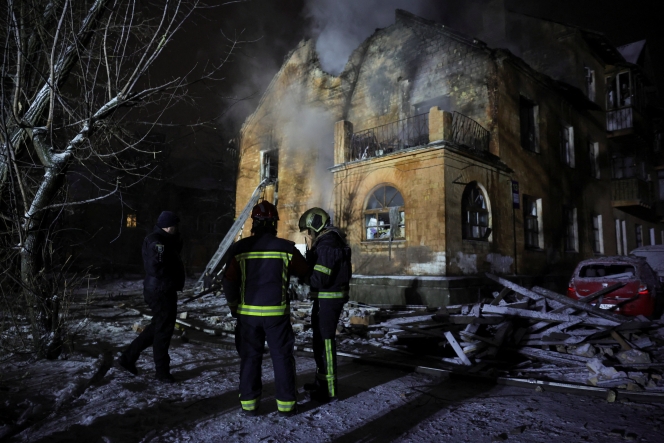 2026-01-09T044059Z_1684917036_RC2GXIA664OJ_RTRMADP_3_UKRAINE-CRISIS-ATTACK-KYIV