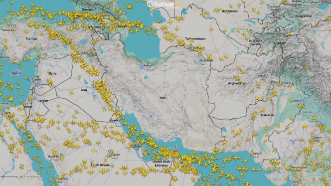 2026-01-15T034653Z_1947603793_RC2F1JAXA27R_RTRMADP_3_IRAN-ECONOMY-PROTESTS-AIRLINES