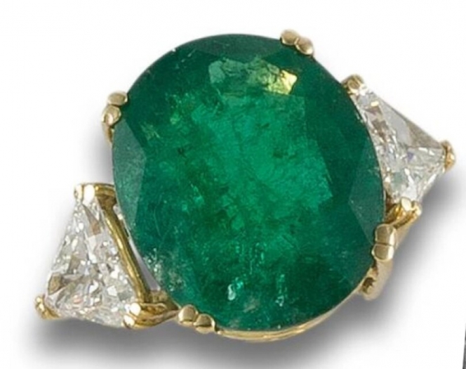 Bague de fiançailles de la reine Fabiola en vente aux enchères chez Ansorena, à Madrid.