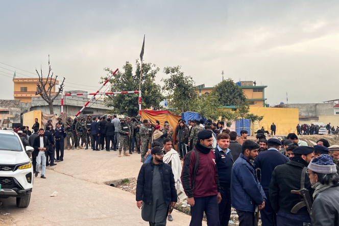 2026-02-06T113013Z_56299591_RC2BGJAV0DI7_RTRMADP_3_PAKISTAN-BLAST